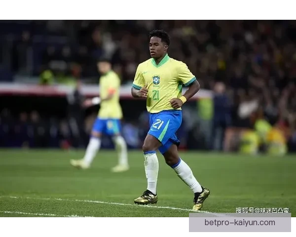 恩德里克惊艳射门方式引发热议，未来潜力备受关注