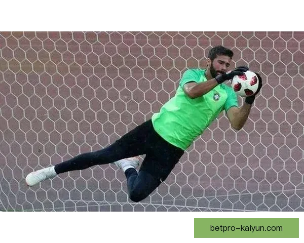 阿利松在利物浦持续表现稳健，成为球队防线的中坚力量